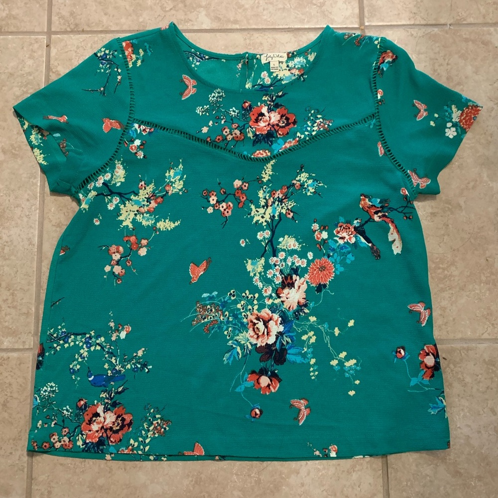 Lily White Top Size Large